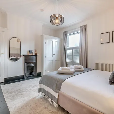 2 Bed In York Oc-94487 Holiday home *