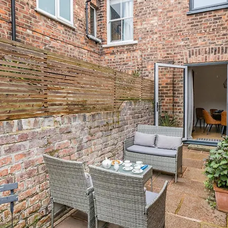 2 Bed In York Oc-94487 * York