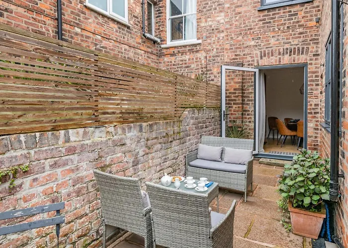 2 Bed In York Oc-94487 * York